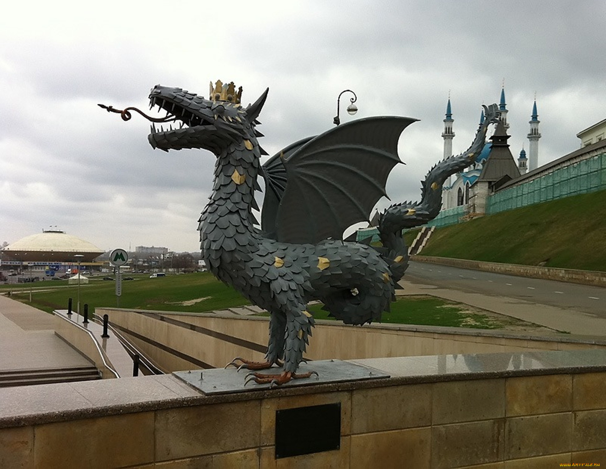 Памятник дракону Зиланту в Казани